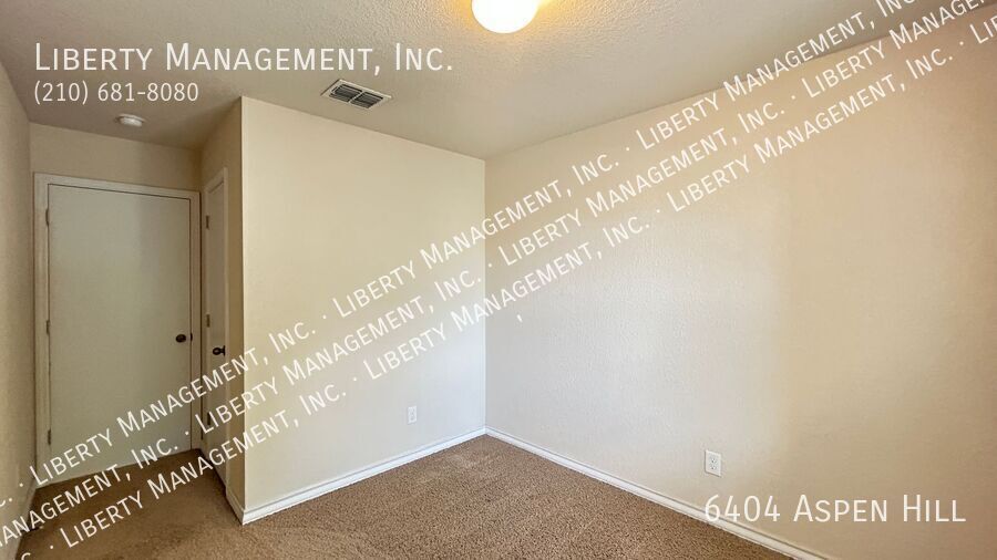 Beautiful Corner Lot Townhome Near Bandera and Loop 410 property image