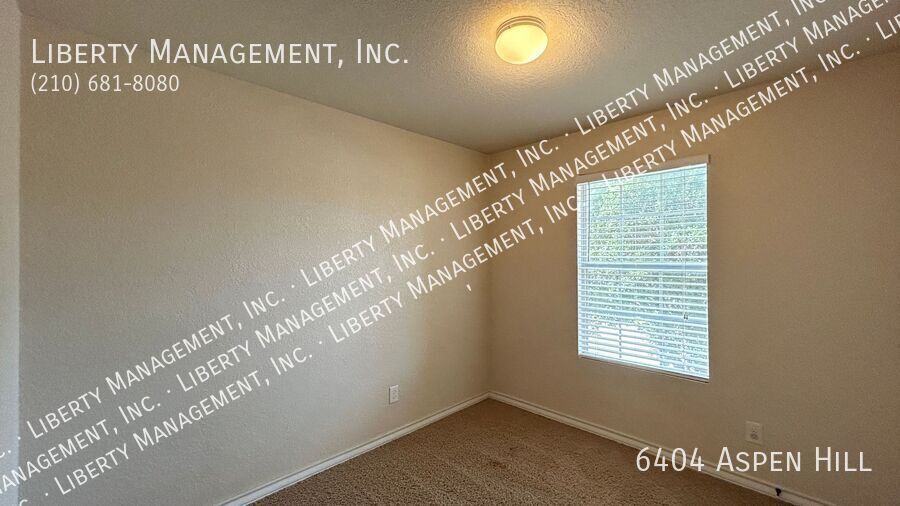 Beautiful Corner Lot Townhome Near Bandera and Loop 410 property image