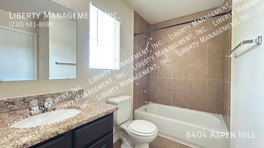 Beautiful Corner Lot Townhome Near Bandera and Loop 410 property image