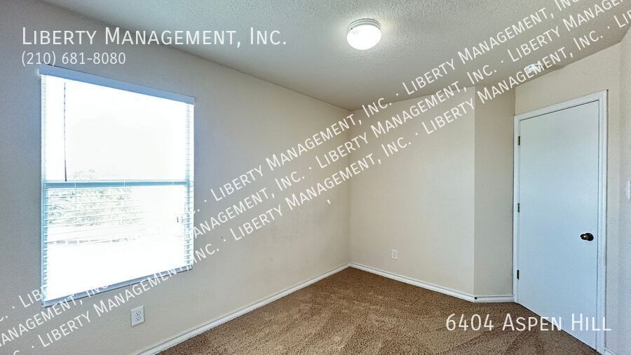 Beautiful Corner Lot Townhome Near Bandera and Loop 410 property image