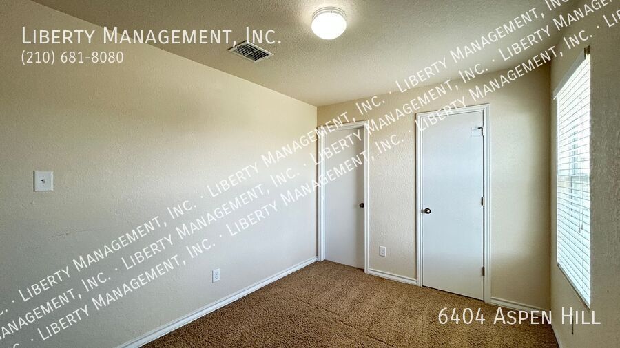 Beautiful Corner Lot Townhome Near Bandera and Loop 410 property image