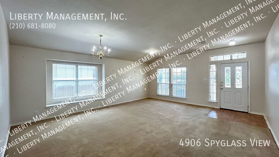 Spacious 3 Bed, 2 Bath Home in a Gated Community property image