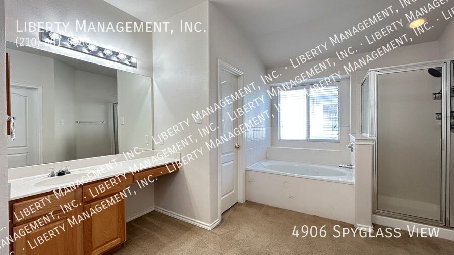 Spacious 3 Bed, 2 Bath Home in a Gated Community property image