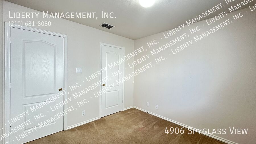 Spacious 3 Bed, 2 Bath Home in a Gated Community property image