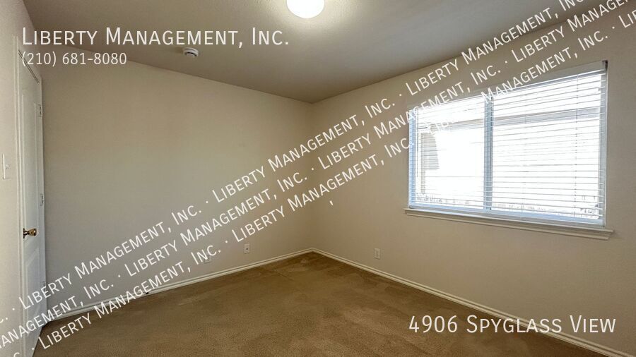 Spacious 3 Bed, 2 Bath Home in a Gated Community property image