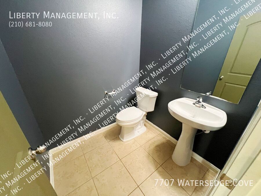 4 Bedroom, 2.5 Bath Home with Low Maintenance Yard property image