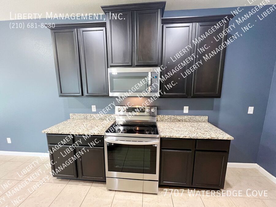 4 Bedroom, 2.5 Bath Home with Low Maintenance Yard property image