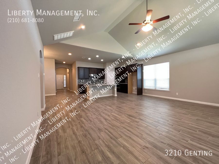 4BR/3 BATH HOME NEAR SCHLITTERBAHN WATER PARK property image