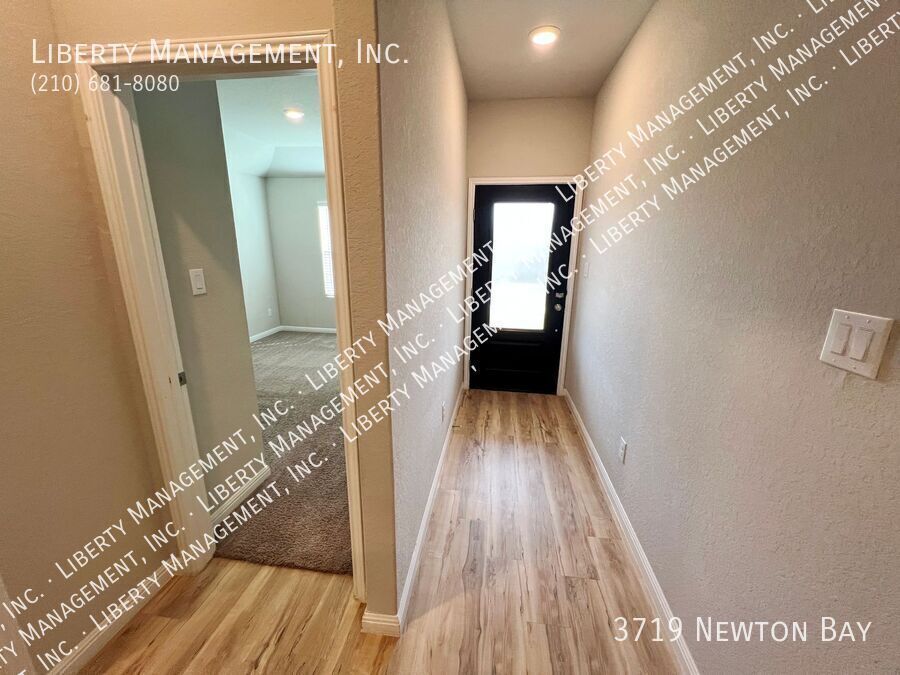 4 Bedroom, 3 Bath 1910 sq ft Single Story Home property image