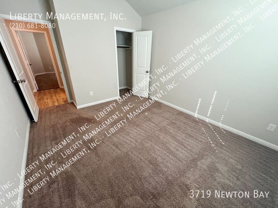 4 Bedroom, 3 Bath 1910 sq ft Single Story Home property image