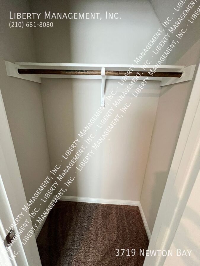 4 Bedroom, 3 Bath 1910 sq ft Single Story Home property image