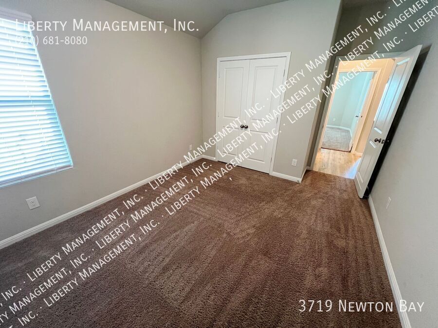 4 Bedroom, 3 Bath 1910 sq ft Single Story Home property image