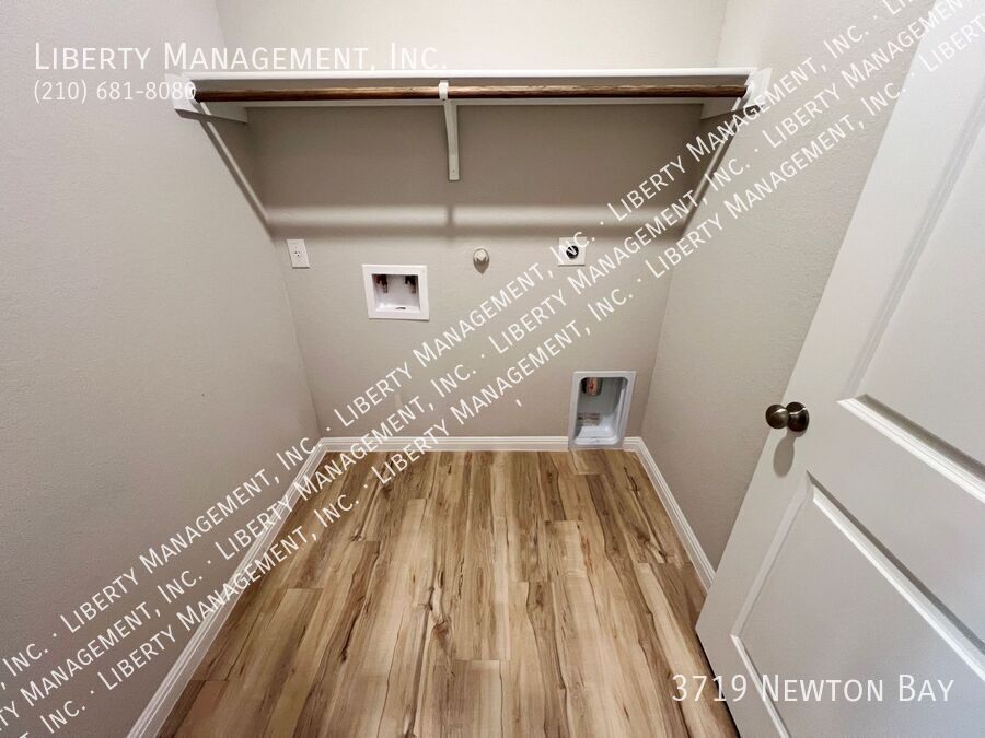 4 Bedroom, 3 Bath 1910 sq ft Single Story Home property image