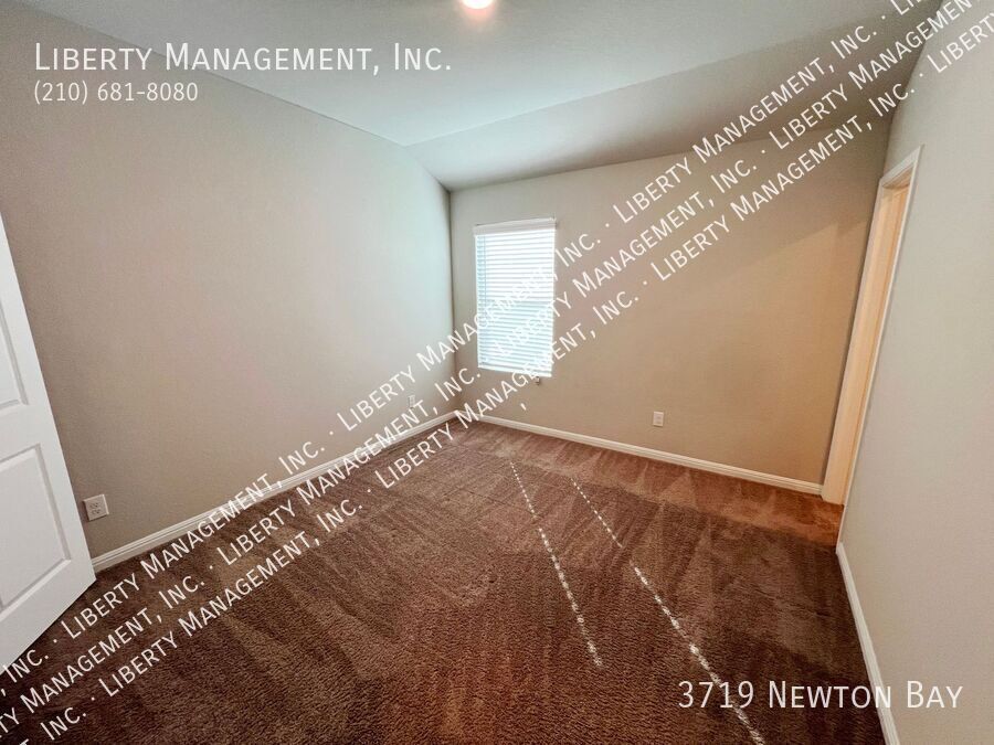 4 Bedroom, 3 Bath 1910 sq ft Single Story Home property image