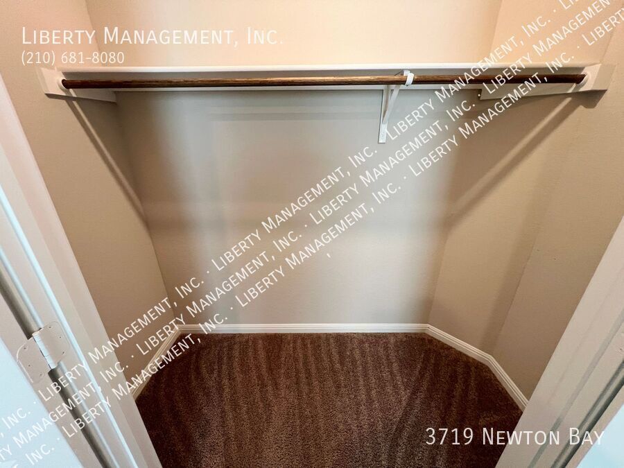 4 Bedroom, 3 Bath 1910 sq ft Single Story Home property image