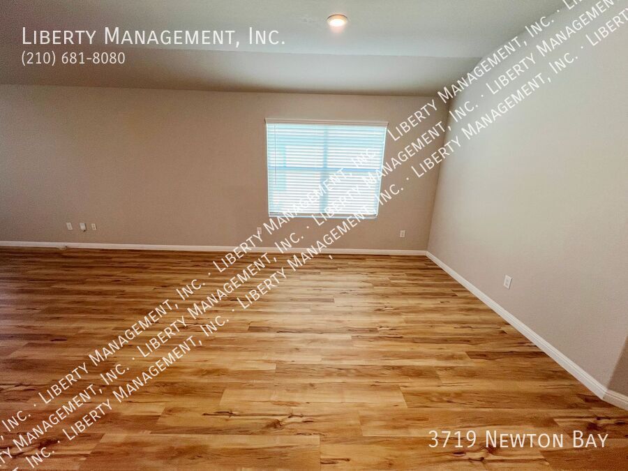 4 Bedroom, 3 Bath 1910 sq ft Single Story Home property image