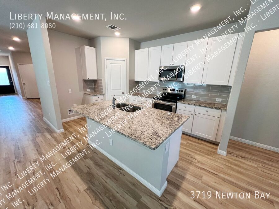 4 Bedroom, 3 Bath 1910 sq ft Single Story Home property image