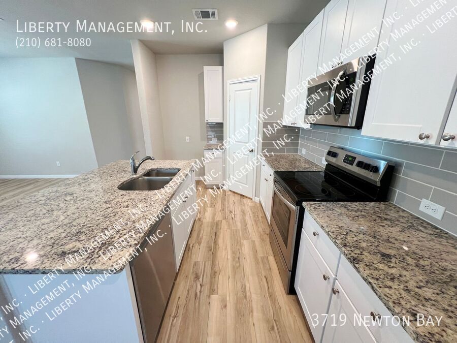 4 Bedroom, 3 Bath 1910 sq ft Single Story Home property image