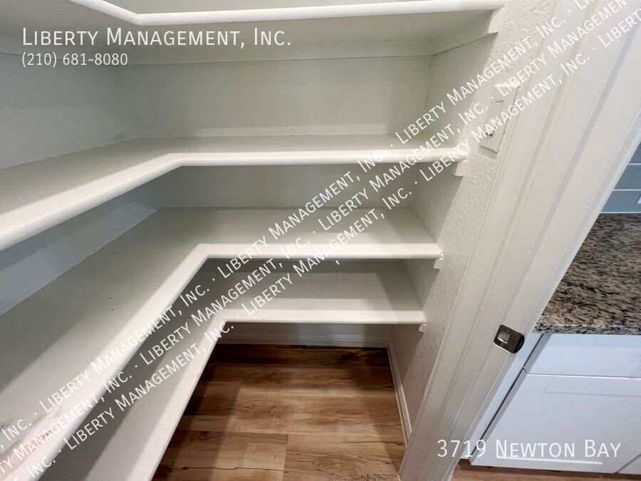 4 Bedroom, 3 Bath 1910 sq ft Single Story Home property image