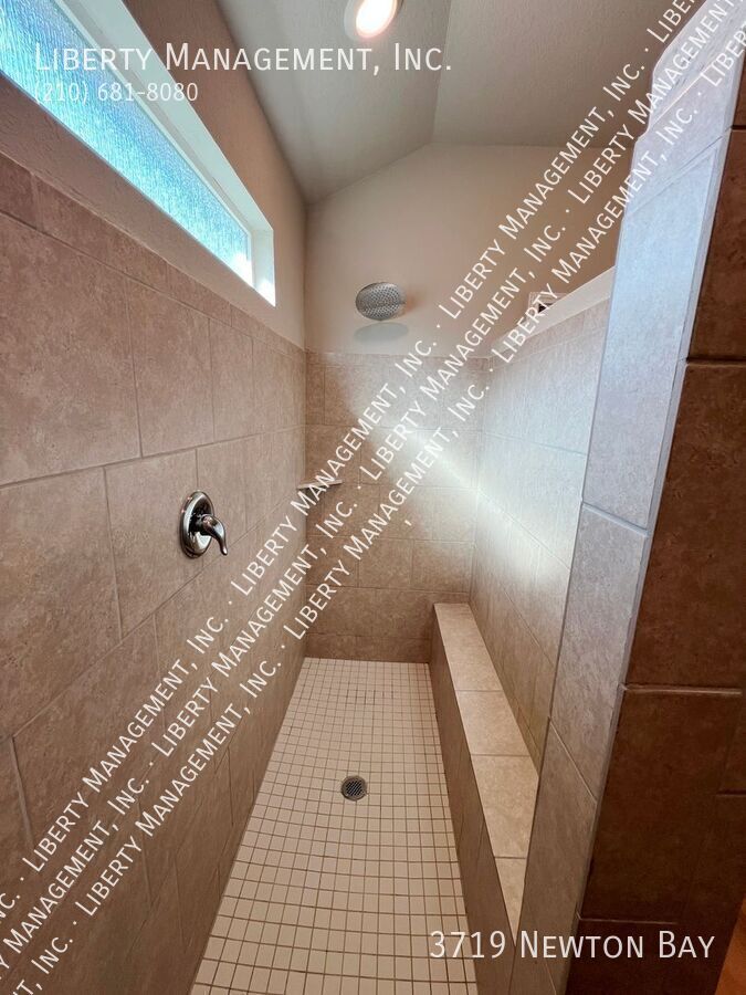 4 Bedroom, 3 Bath 1910 sq ft Single Story Home property image