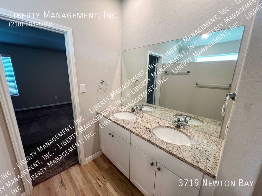 4 Bedroom, 3 Bath 1910 sq ft Single Story Home property image