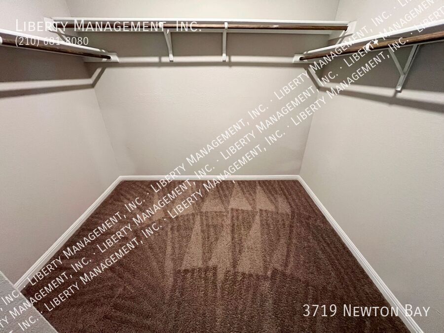 4 Bedroom, 3 Bath 1910 sq ft Single Story Home property image