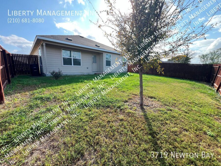 4 Bedroom, 3 Bath 1910 sq ft Single Story Home property image