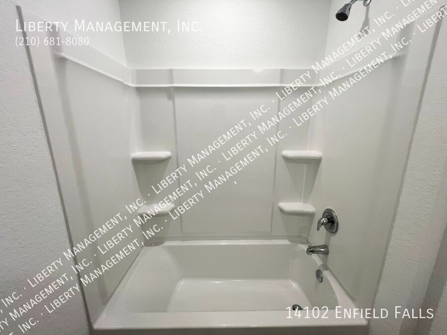 3 Bed, 2 Bath 1421 sq ft Single Story Home on a Cul-de-sac property image