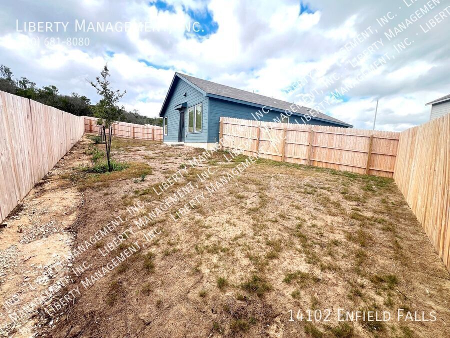 3 Bed, 2 Bath 1421 sq ft Single Story Home on a Cul-de-sac property image