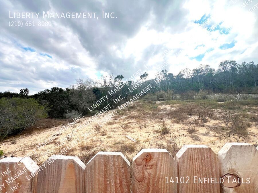 3 Bed, 2 Bath 1421 sq ft Single Story Home on a Cul-de-sac property image