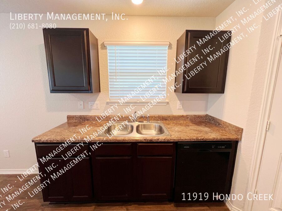 4 Bedroom, 2.5 Bath Home property image