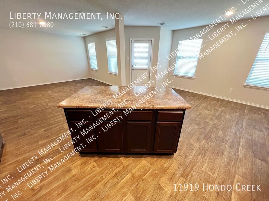 4 Bedroom, 2.5 Bath Home property image