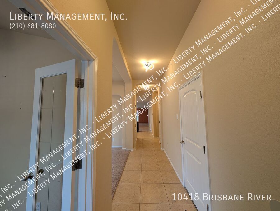 Beautiful 3 Bedroom, 2 Bath Home in MacArthur Park property image