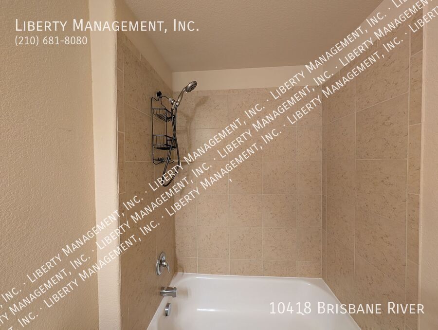 Beautiful 3 Bedroom, 2 Bath Home in MacArthur Park property image