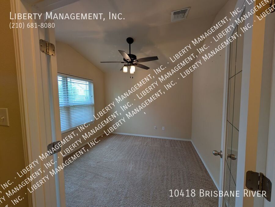 Beautiful 3 Bedroom, 2 Bath Home in MacArthur Park property image