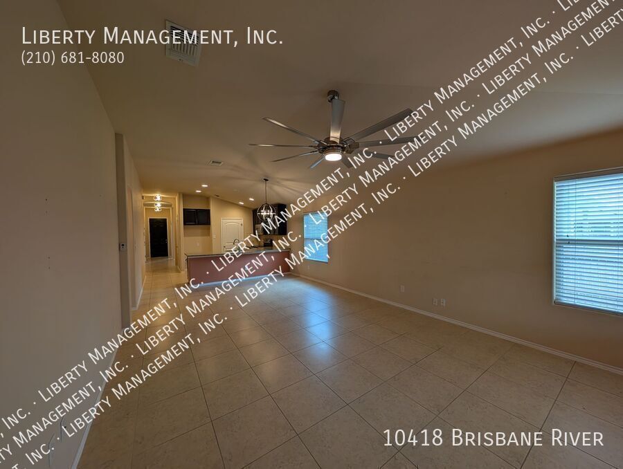 Beautiful 3 Bedroom, 2 Bath Home in MacArthur Park property image