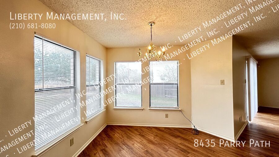 Spacious 4 Bedroom, 2.5 Bath Home property image