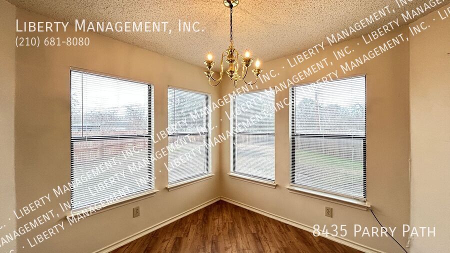 Spacious 4 Bedroom, 2.5 Bath Home property image