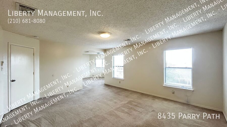 Spacious 4 Bedroom, 2.5 Bath Home property image