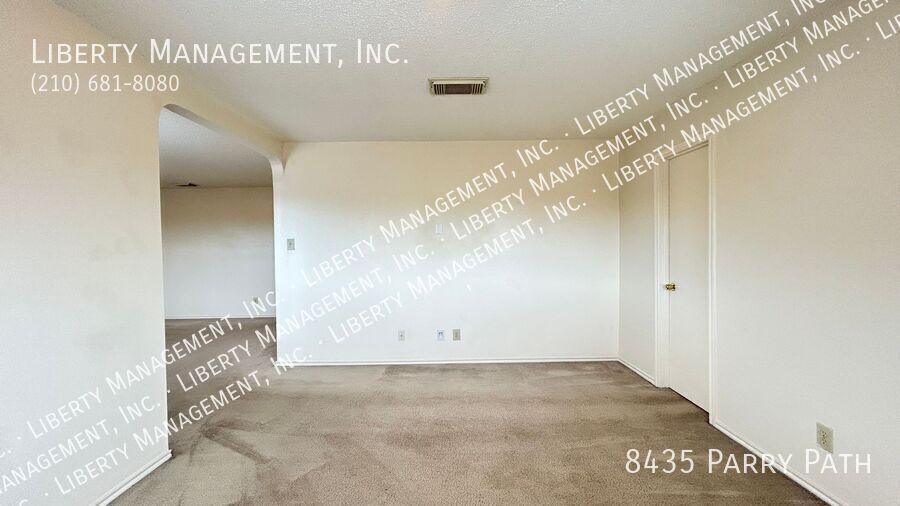 Spacious 4 Bedroom, 2.5 Bath Home property image