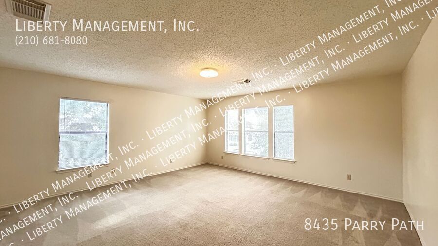 Spacious 4 Bedroom, 2.5 Bath Home property image