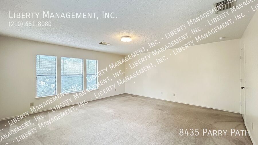 Spacious 4 Bedroom, 2.5 Bath Home property image