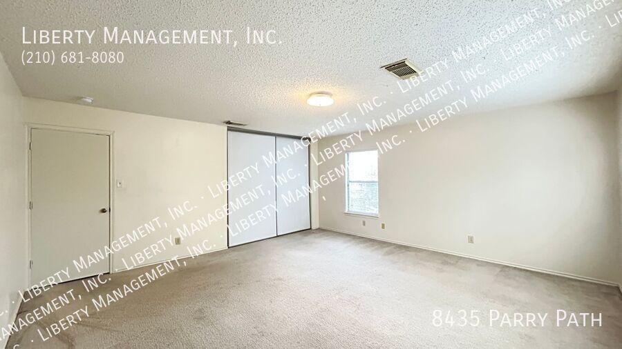 Spacious 4 Bedroom, 2.5 Bath Home property image