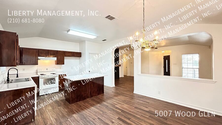 3 Bed, 2 Bath 1623 sq ft Single Story Home in Gated Community property image