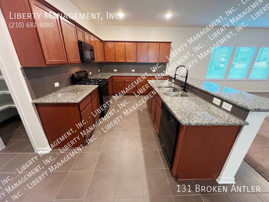 3 Bedroom, 2 Bath Home in Hunters Ranch property image