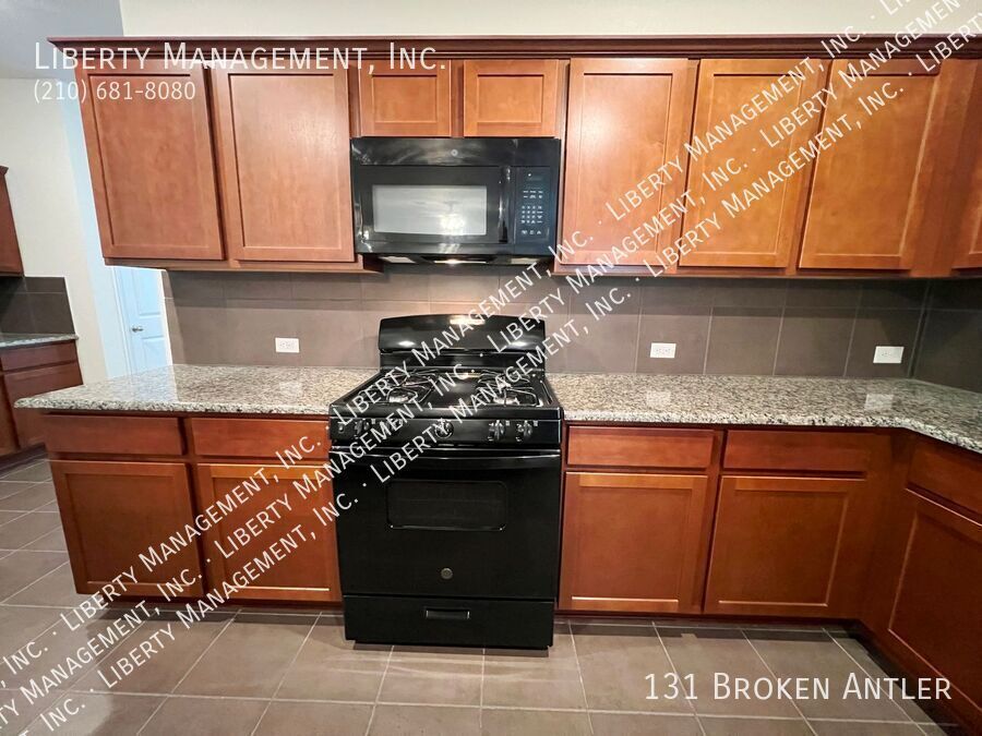 3 Bedroom, 2 Bath Home in Hunters Ranch property image