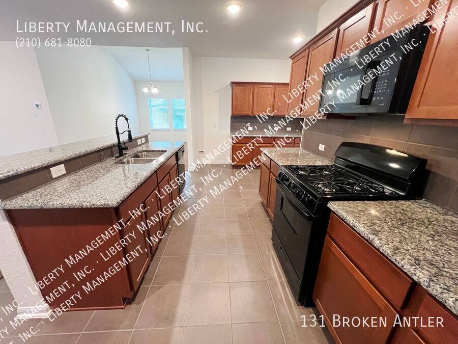 3 Bedroom, 2 Bath Home in Hunters Ranch property image