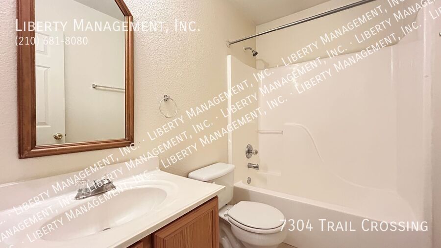 Charming 2 Bed, 2 Bath with water included! property image