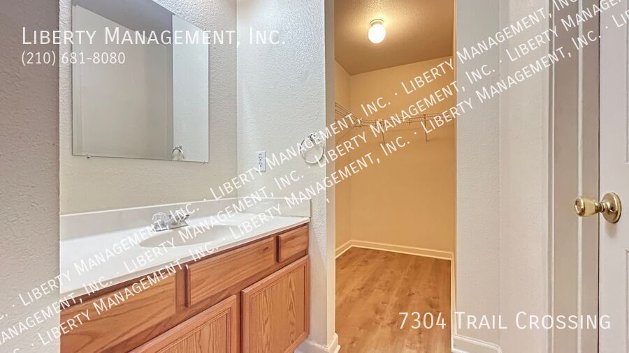 Charming 2 Bed, 2 Bath with water included! property image