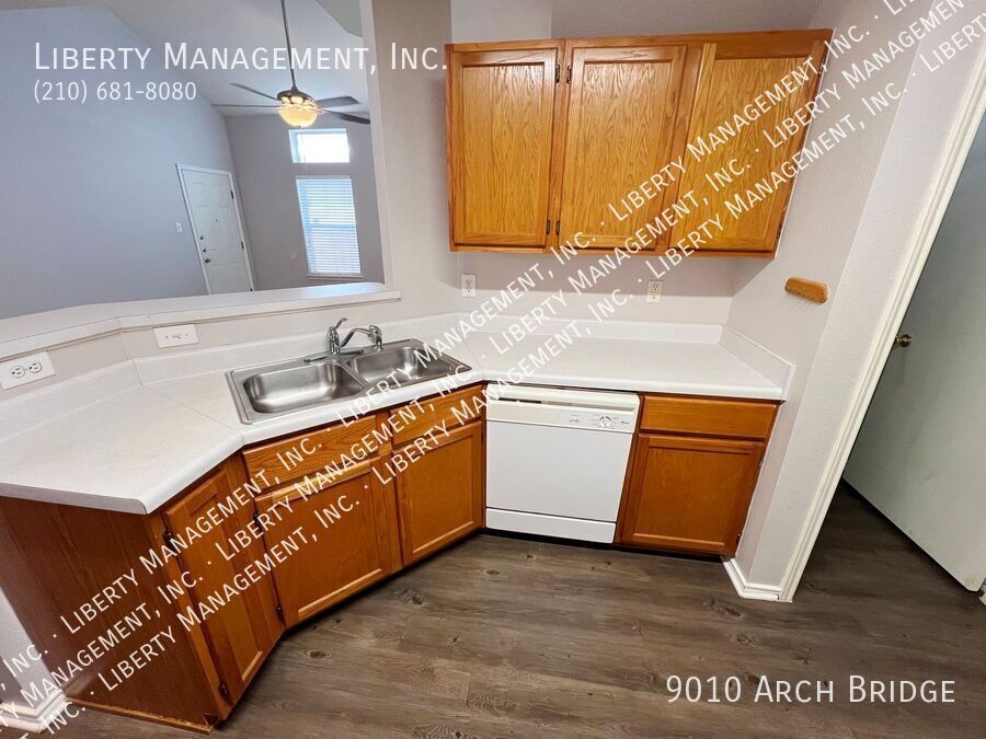 3 Bedroom, 2 Bath Home with a Loft property image